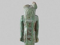 Aeg F 40 RS  Aeg F 40, Rückseite, 26. Dynastie bis römische Zeit, Anubis, Fayence, H 5,9 cm, B 1,8 cm, T 2,2 cm